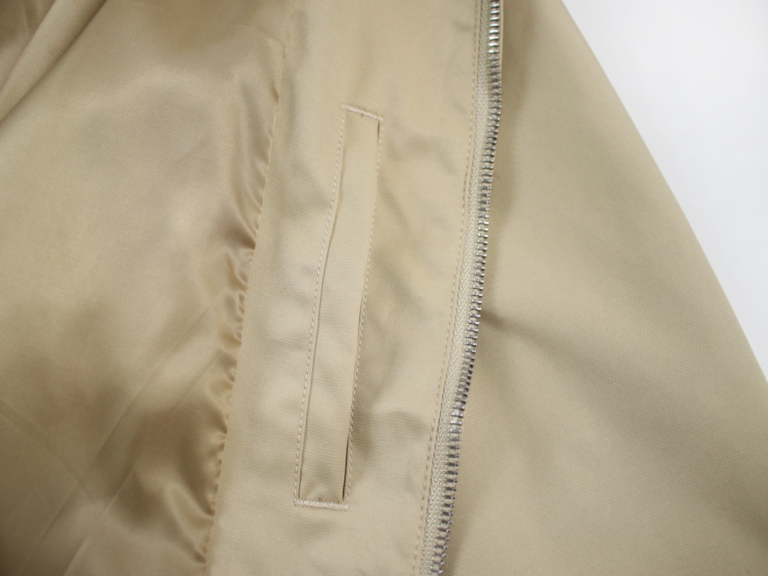 【PRADA  公式旗艦店】プラダ シャツ ご好評に付き再入荷  241119