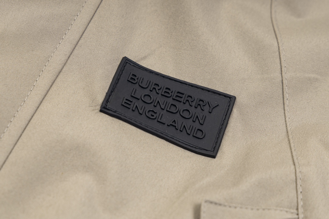 【BURBERRY 公式旗艦店】バーバリー  ジャケット着 好評に付き再入荷 240827