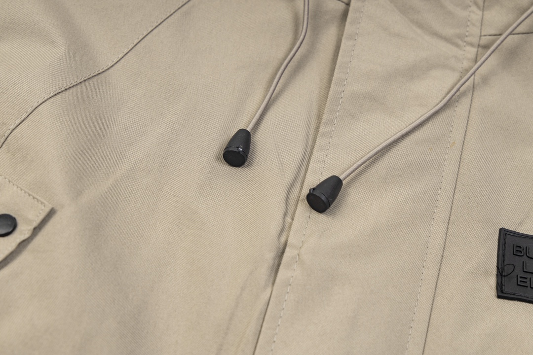 【BURBERRY 公式旗艦店】バーバリー  ジャケット着 好評に付き再入荷 240827