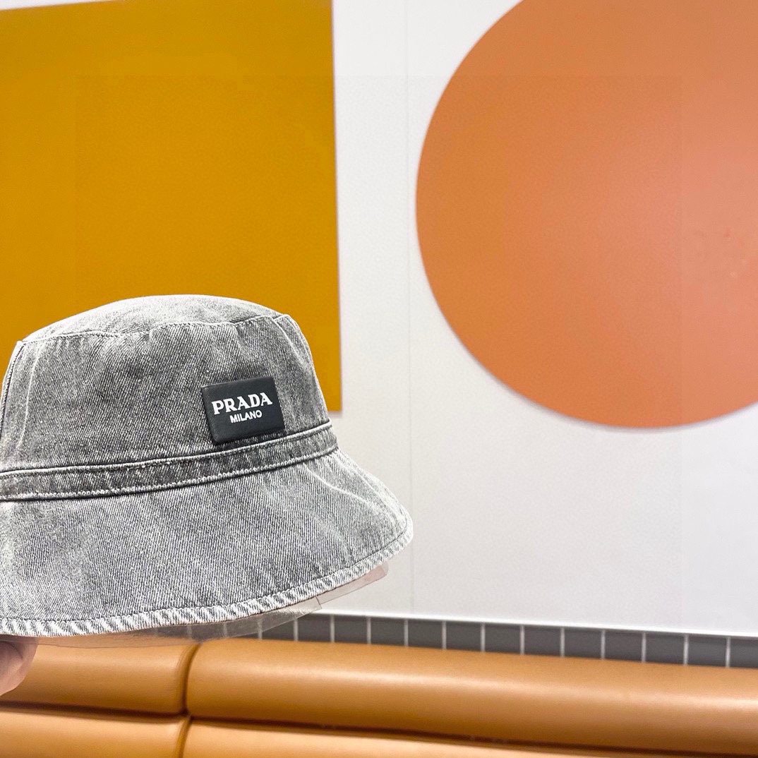 PRADA (プラダ)フィッシャーマンズハット 240904