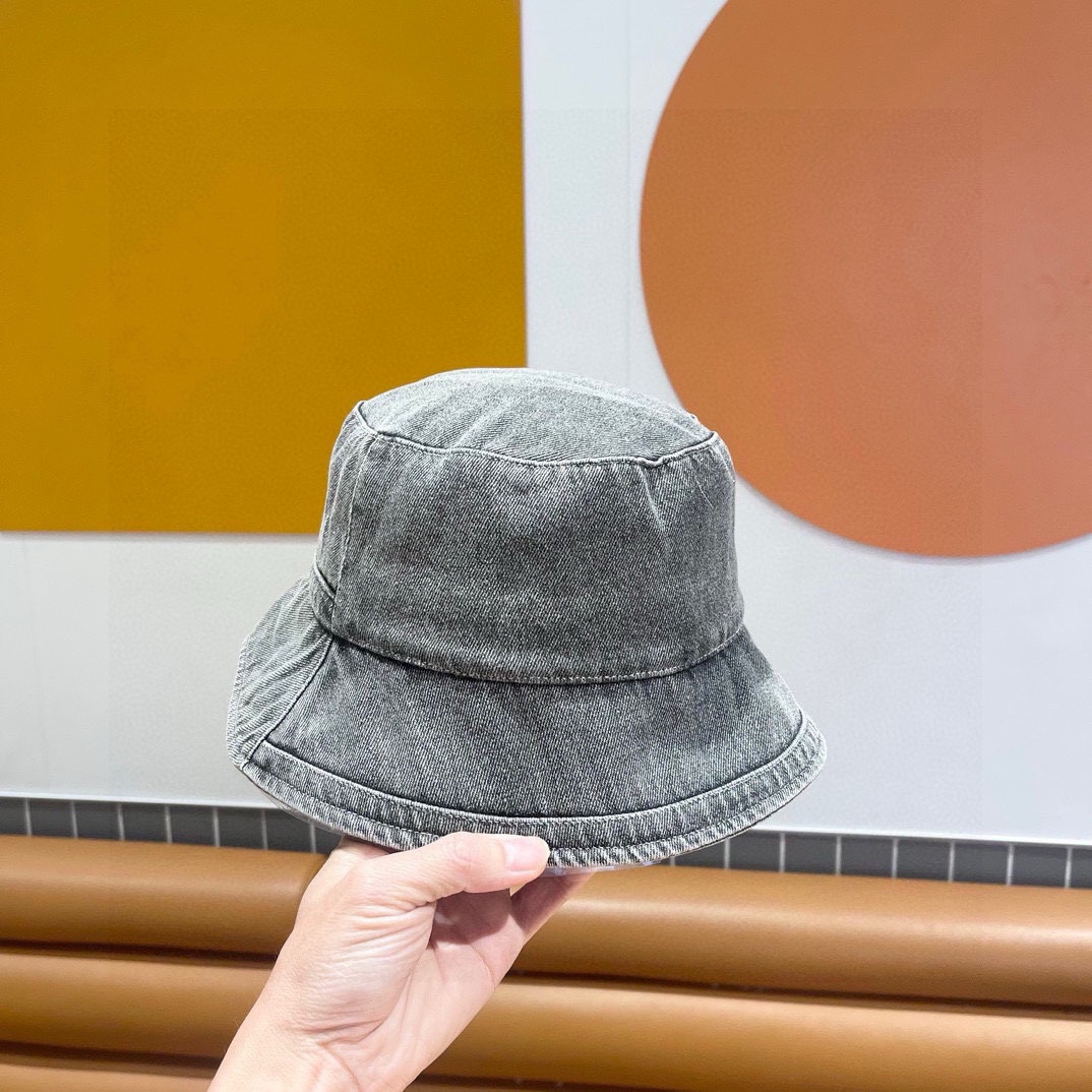 PRADA (プラダ)フィッシャーマンズハット 240904