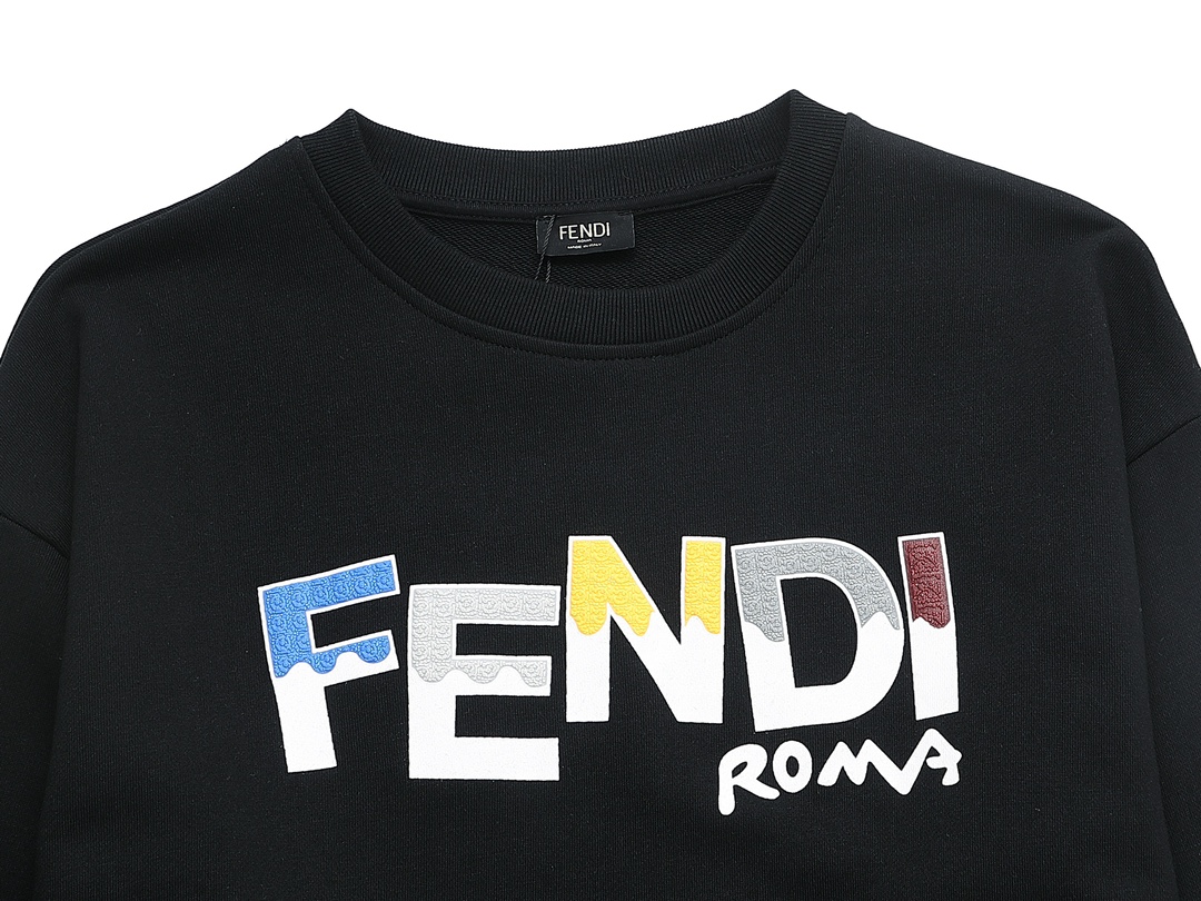 【FENDI  公式旗艦店】フェンディ  丸首の衛衣 スウェット ご好評に付き再入荷240829