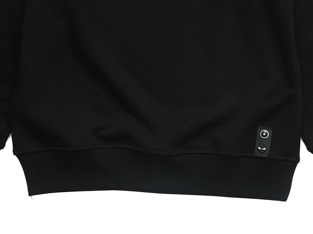 【FENDI  公式旗艦店】フェンディ  丸首の衛衣 スウェット ご好評に付き再入荷240829