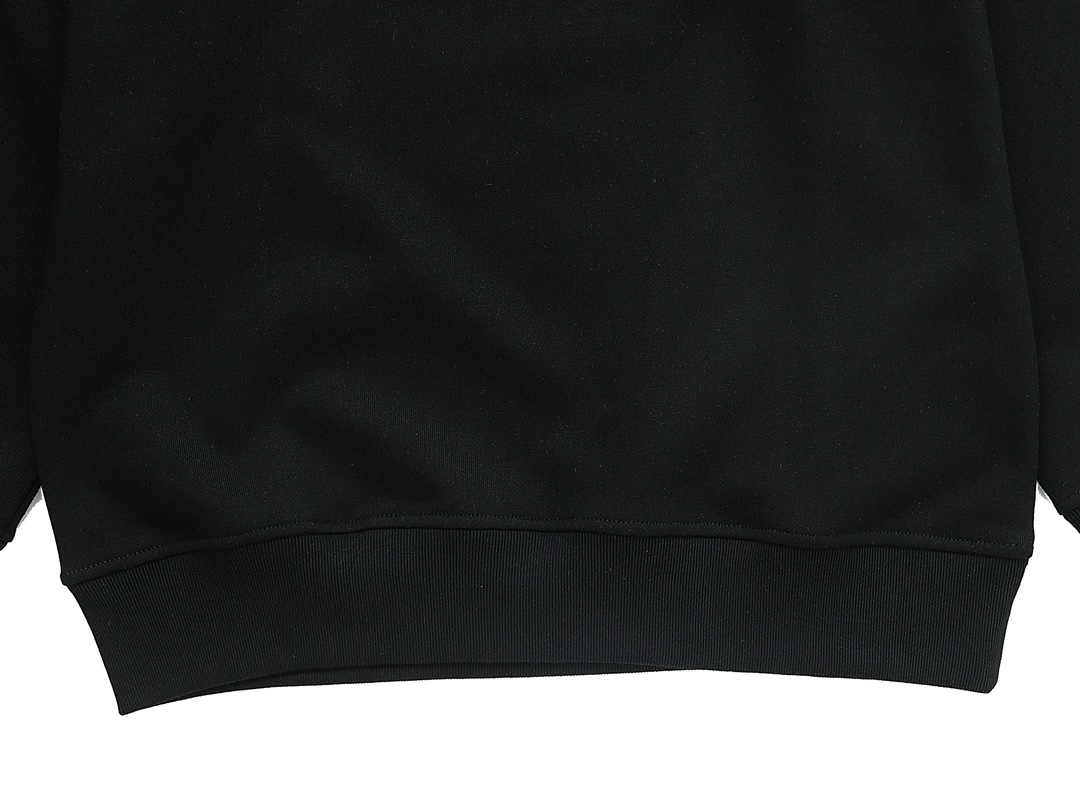 【BALENCIAGA 公式旗艦店】バレンシアガ  丸首の衛衣 スウェットご好評に付き再入荷 240829