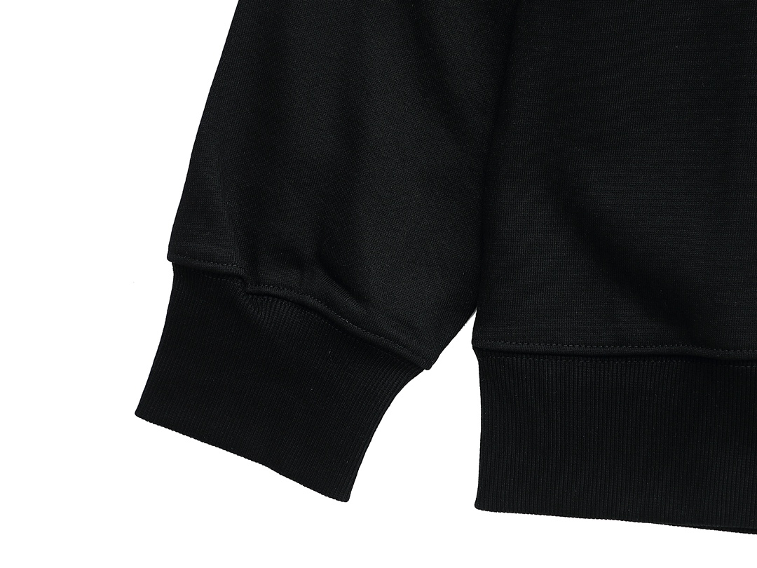 【GUCCI  公式旗艦店】グッチ 丸首の衛衣 スウェットご好評に付き再入荷 240828