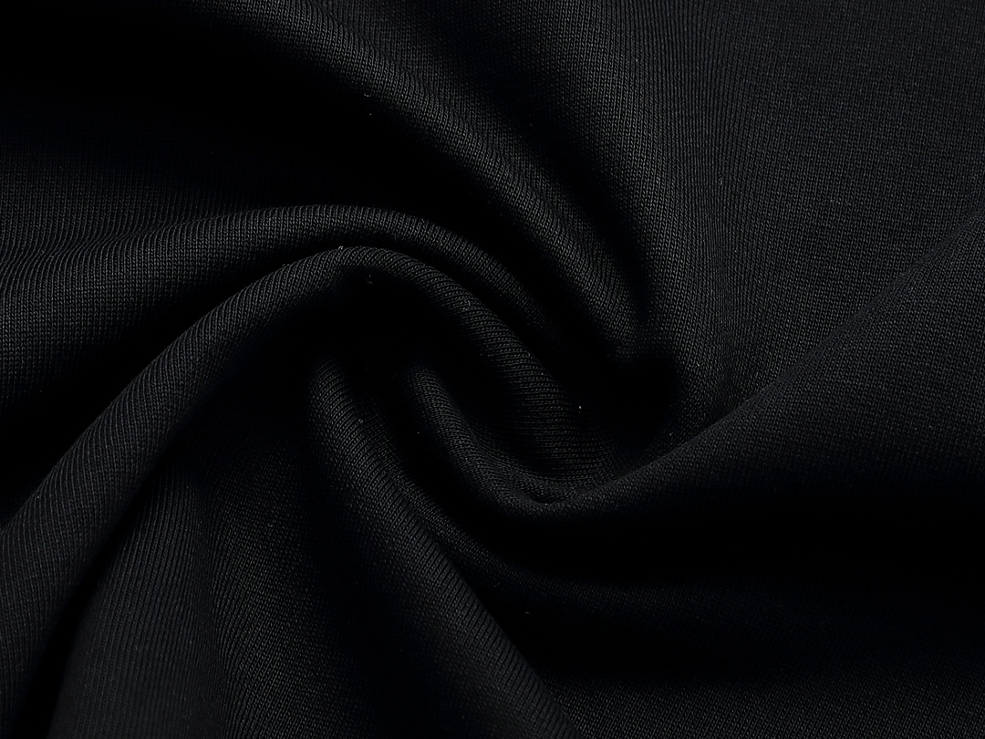 【GUCCI  公式旗艦店】グッチ 丸首の衛衣 スウェットご好評に付き再入荷 240828