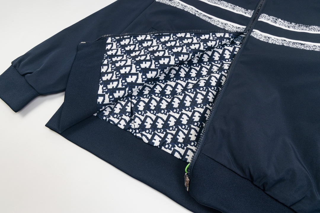 【DIOR  公式旗艦店】ディオール   ジャケット着 好評に付き再入荷！ 240923