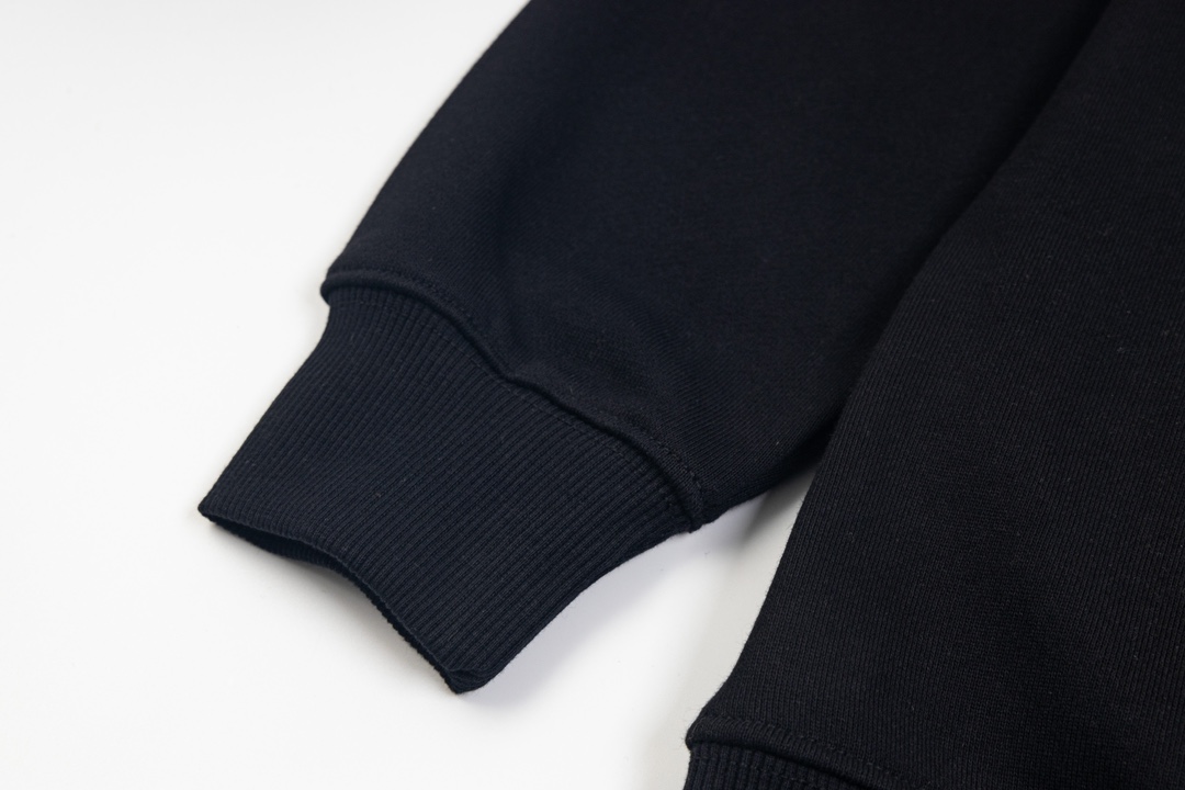 【LOUIS VUITTON  公式旗艦店】ルイヴィトン 丸首の衛衣 スウェット ご好評に付き再入荷  240902