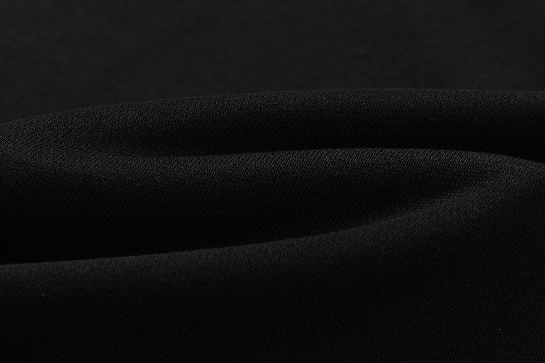 【LOUIS VUITTON  公式旗艦店】ルイヴィトン  丸首の衛衣 スウェットご好評に付き再入荷 240829