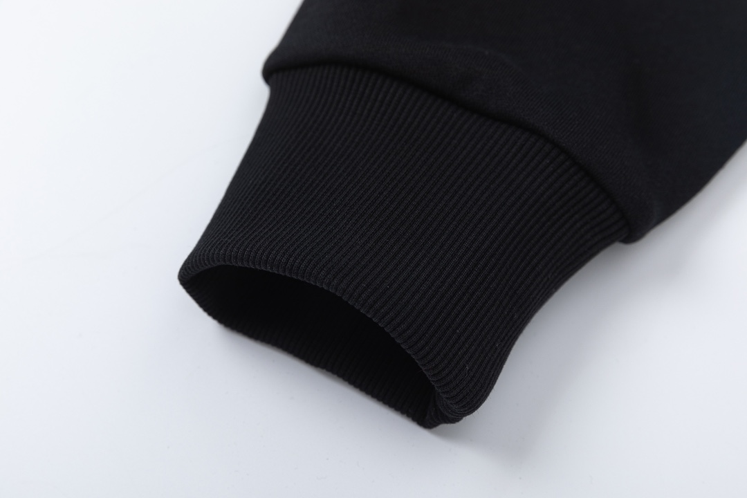 【LOUIS VUITTON  公式旗艦店】ルイヴィトン  丸首の衛衣 スウェットご好評に付き再入荷 240829