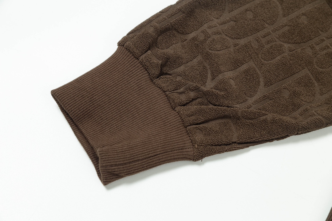 【DIOR  公式旗艦店】ディオール  丸首の衛衣 ご好評に付き再入荷   241114