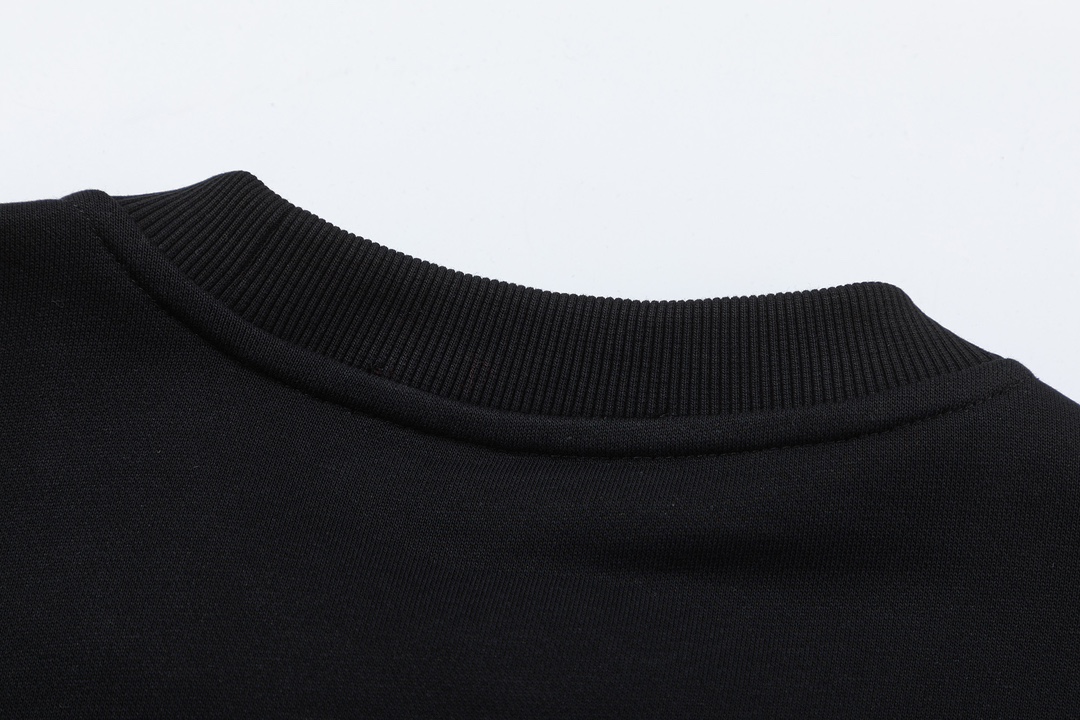 【GUCCI  公式旗艦店】グッチ 丸首の衛衣 スウェットご好評に付き再入荷 240902