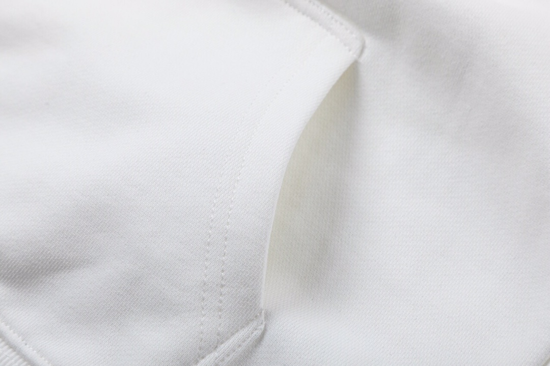 【CELINE 公式旗艦店】セリーヌ パーカー スウェットご好評に付き再入荷！240925