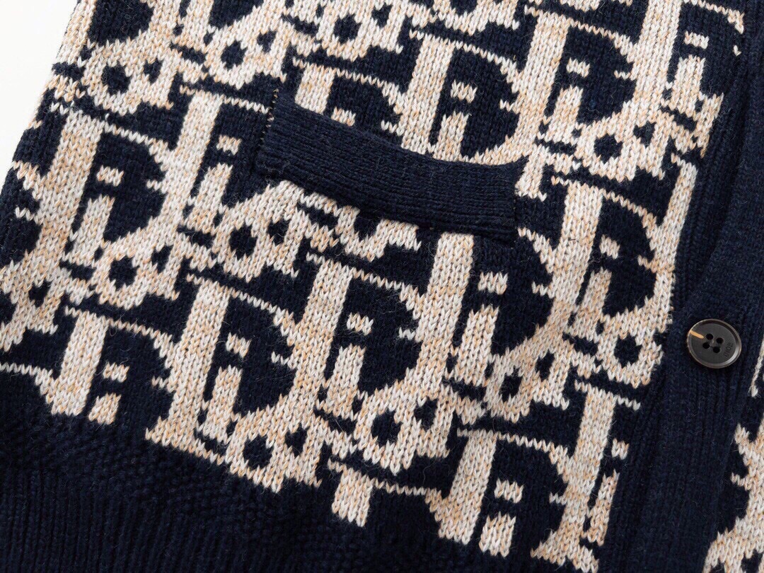 【DIOR 公式旗艦店】ディオール   セーター好評に付き再入荷！ 240929