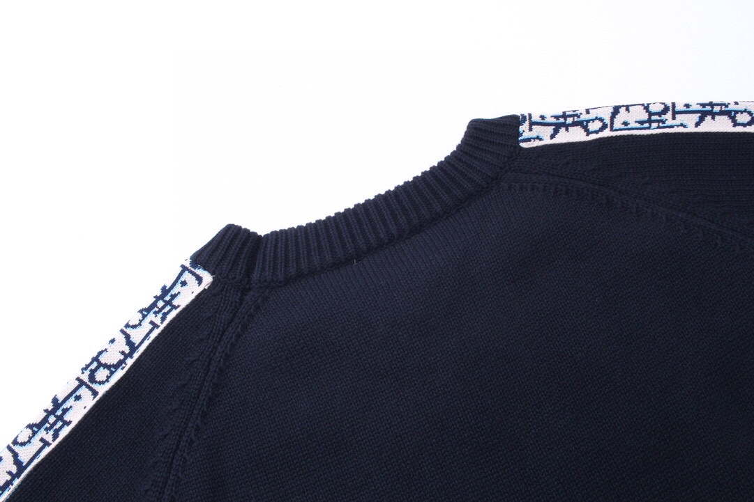 【DIOR 公式旗艦店】ディオール   セーター好評に付き再入荷！ 240929