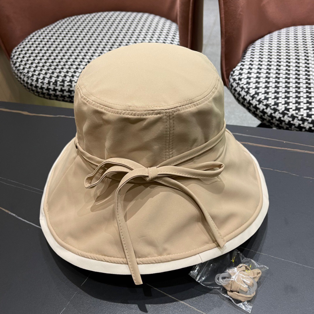 PRADA (プラダ)フィッシャーマンズハット 240904