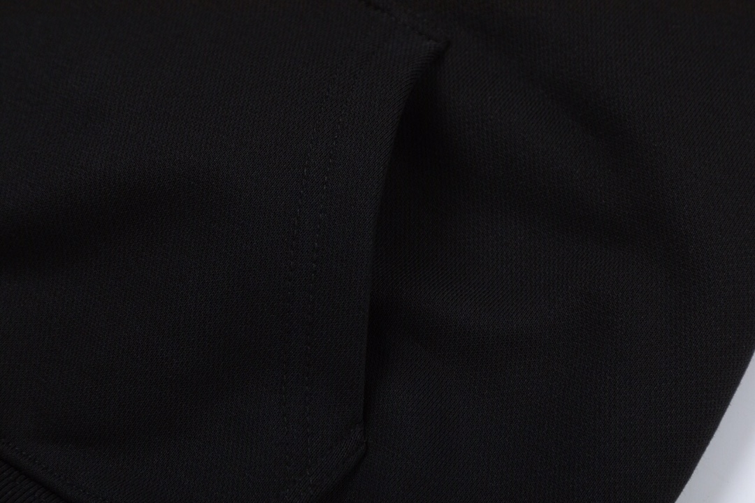 【CELINE 公式旗艦店】セリーヌ パーカー スウェットご好評に付き再入荷！240925