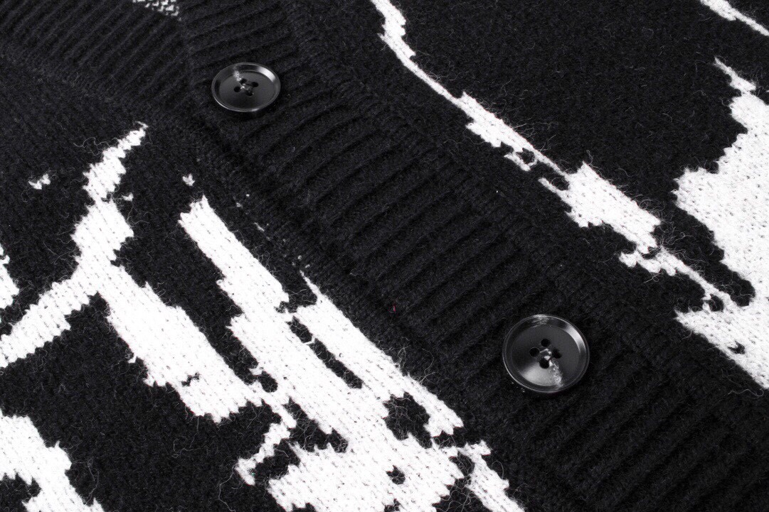 【LOUIS VUITTON 公式旗艦店】ルイヴィトン  セーター好評に付き再入荷！ 240927