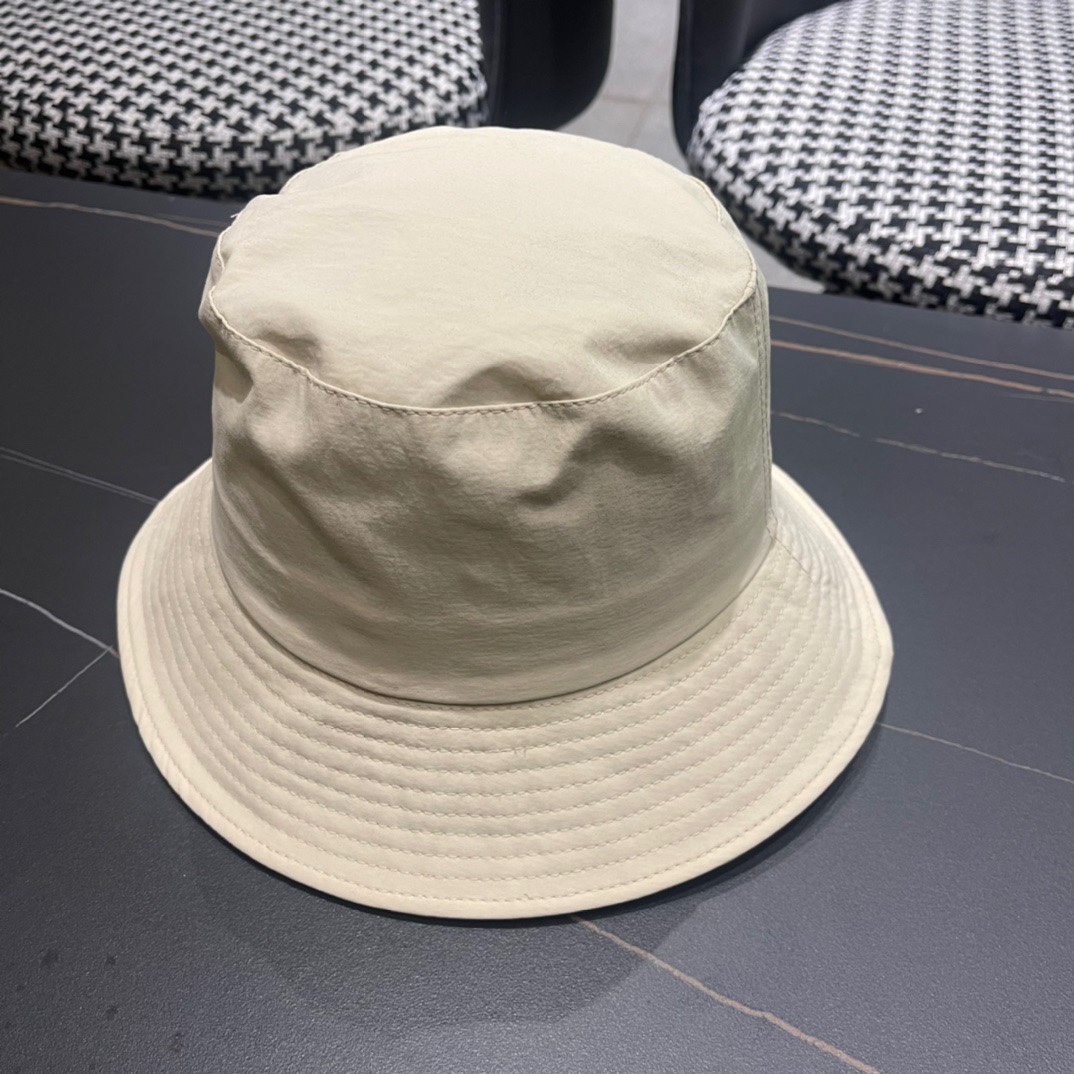 PRADA (プラダ)フィッシャーマンズハット 240904