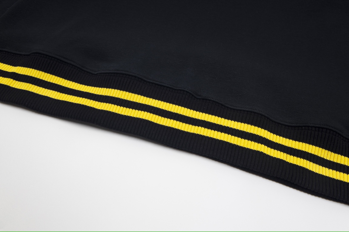 【PRADA 公式旗艦店】プラダ  丸首の衛衣 スウェットご好評に付き再入荷 240925