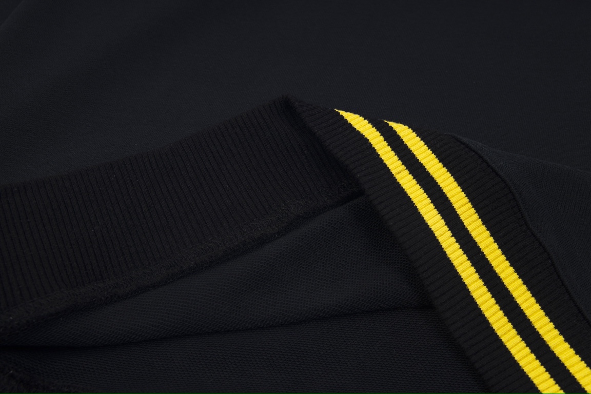 【PRADA 公式旗艦店】プラダ  丸首の衛衣 スウェットご好評に付き再入荷 240925