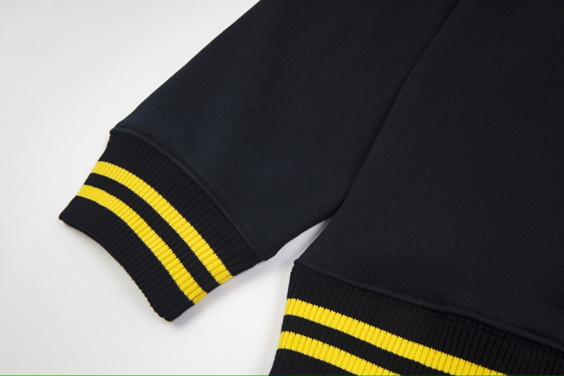 【PRADA 公式旗艦店】プラダ  丸首の衛衣 スウェットご好評に付き再入荷 240925