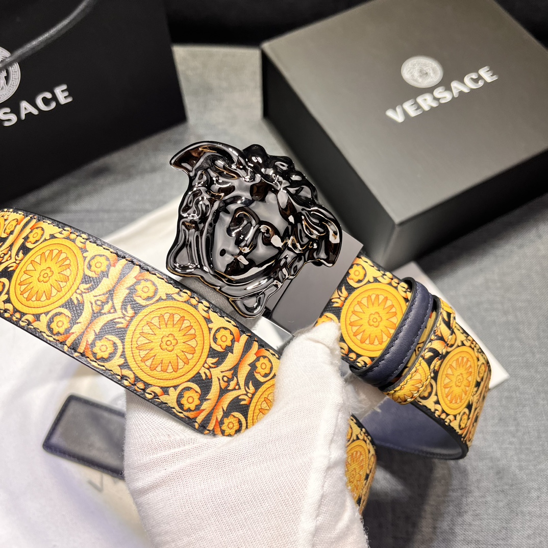 【VERSACE】(ヴェルサーチ) 4cmベルト メンズ 240912