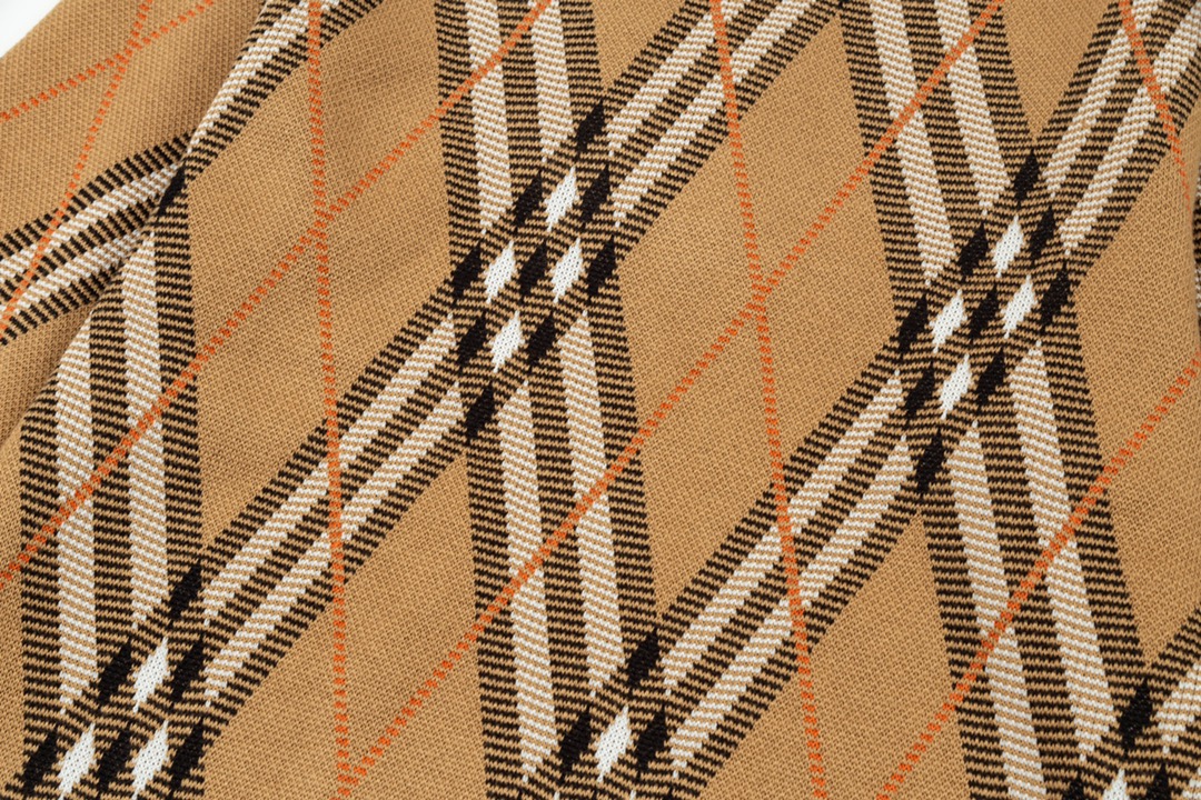 【DIOR 公式旗艦店】ディオール   セーター好評に付き再入荷！ 240929