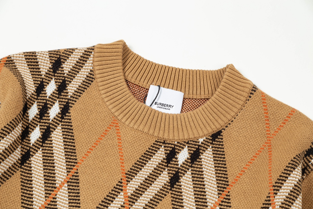 【DIOR 公式旗艦店】ディオール   セーター好評に付き再入荷！ 240929