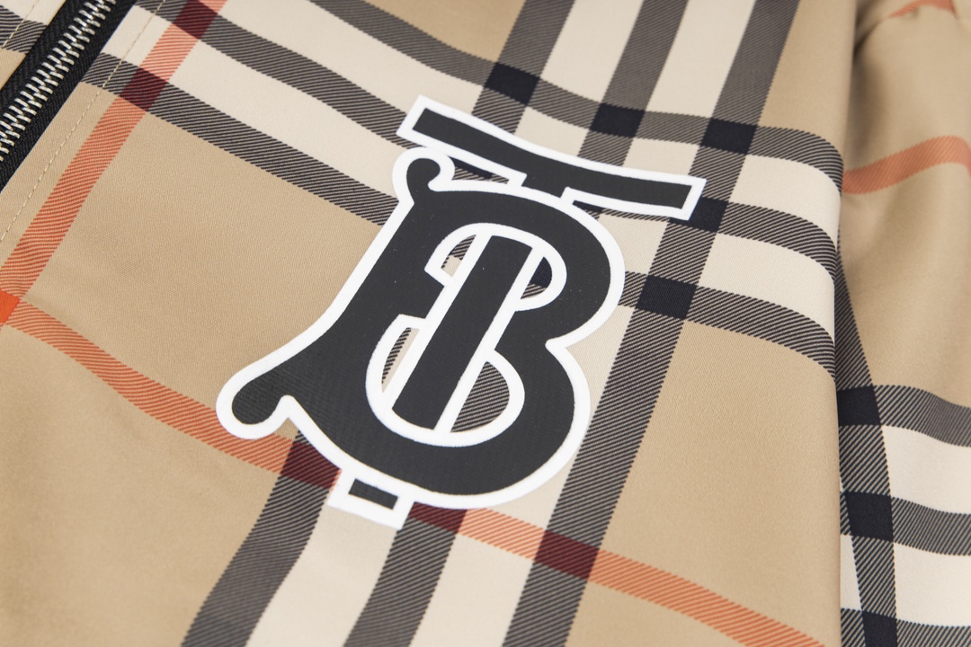 【BURBERRY 公式旗艦店】バーバリー  ジャケット着ご好評に付き再入荷！240924