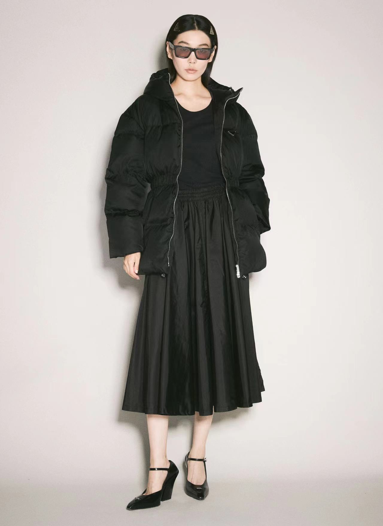 【PRADA  公式旗艦店】プラダ   ダウンジャケット ご好評に付き再入荷！241022