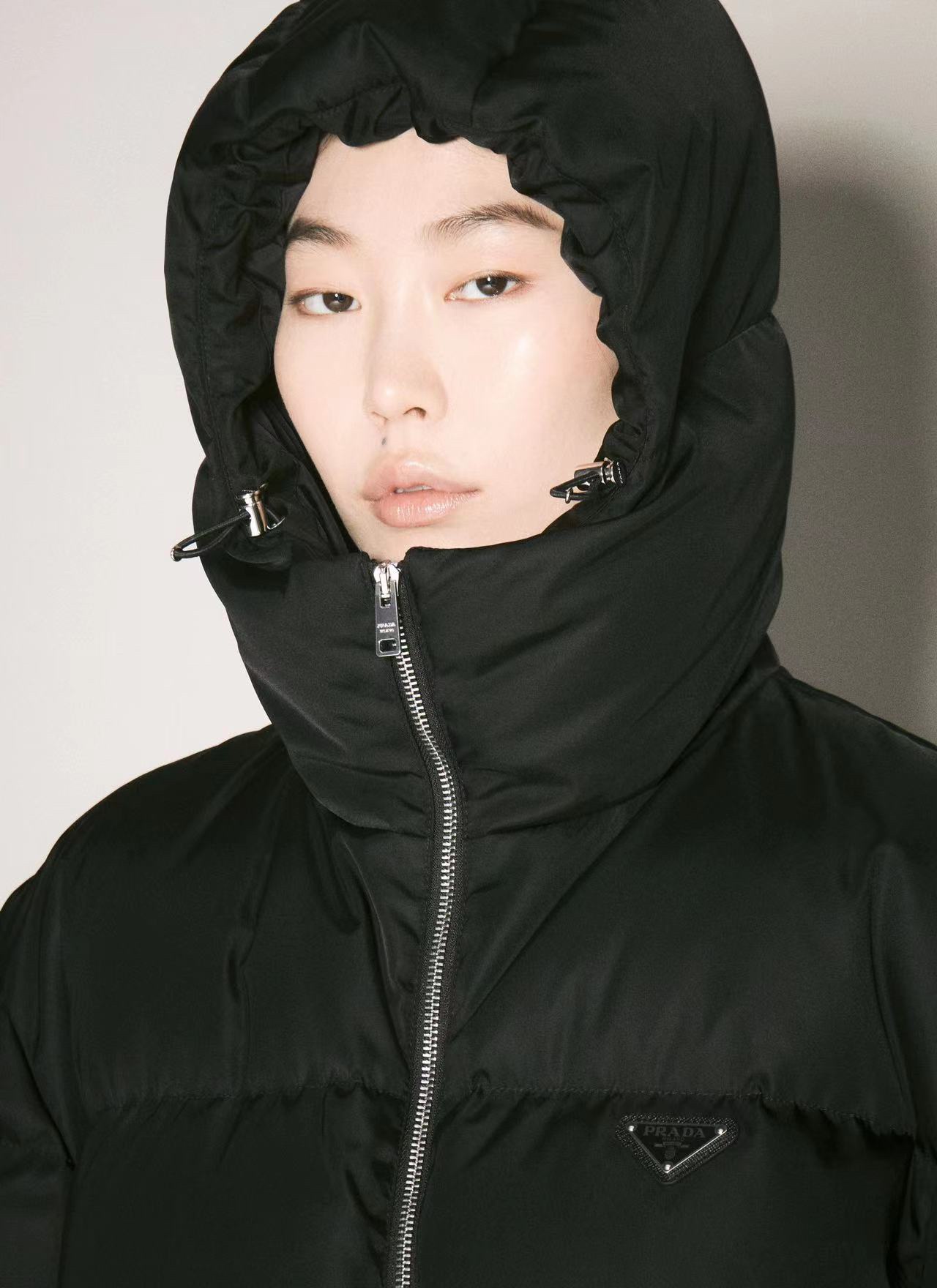 【PRADA  公式旗艦店】プラダ   ダウンジャケット ご好評に付き再入荷！241022