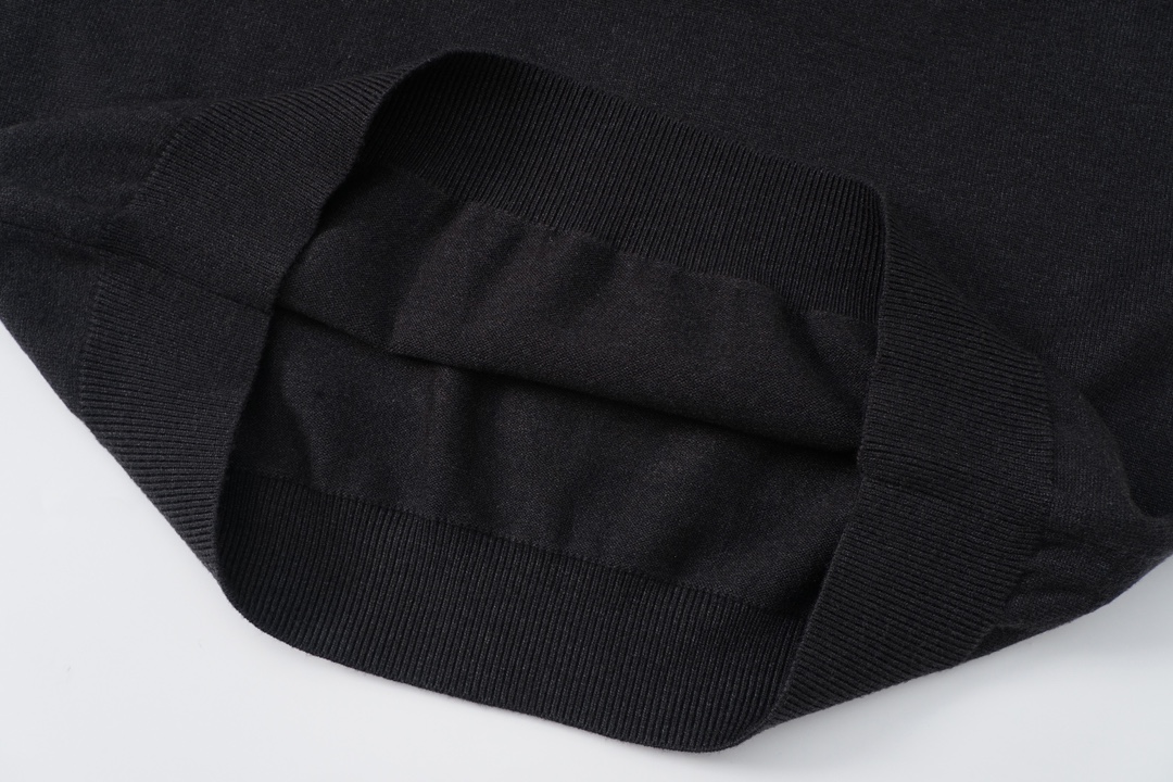 【LOUIS VUITTON 公式旗艦店】ルイヴィトン  セーター好評に付き再入荷！ 241029