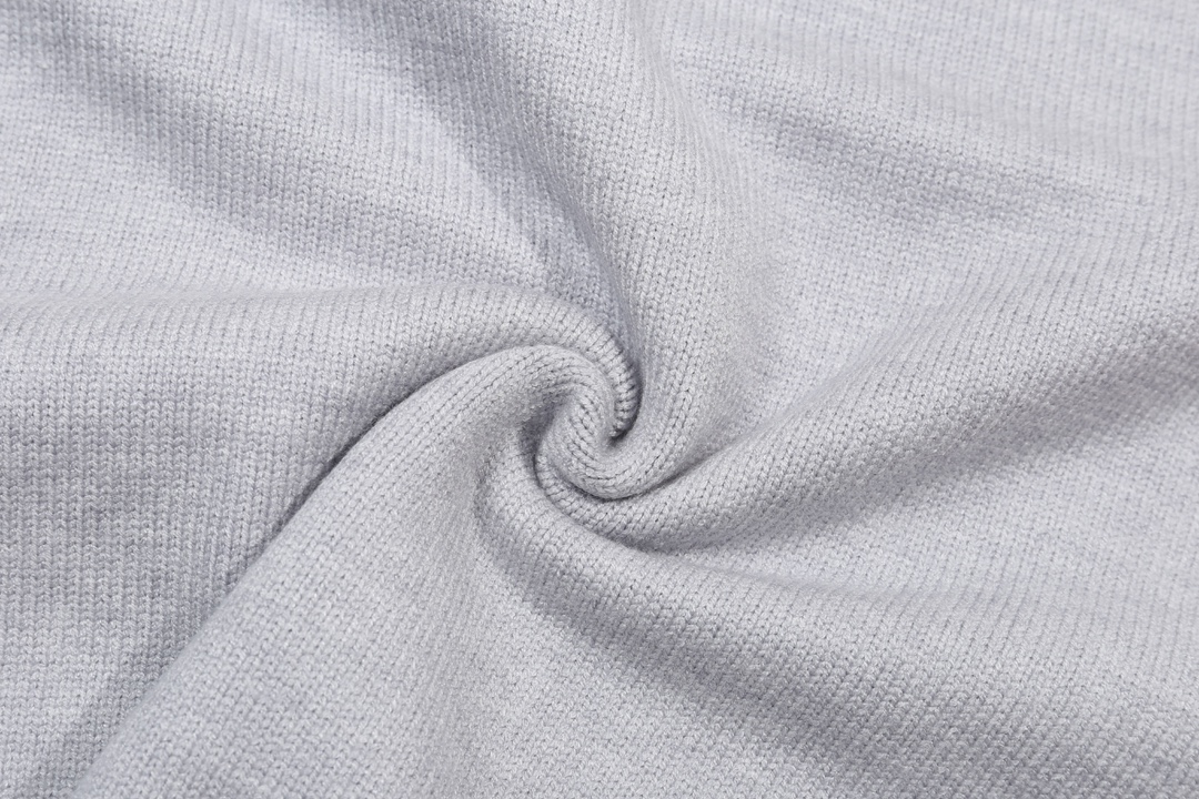 【GIVENCHY   公式旗艦店】ジバンシー  セーター好評に付き再入荷！ 241031