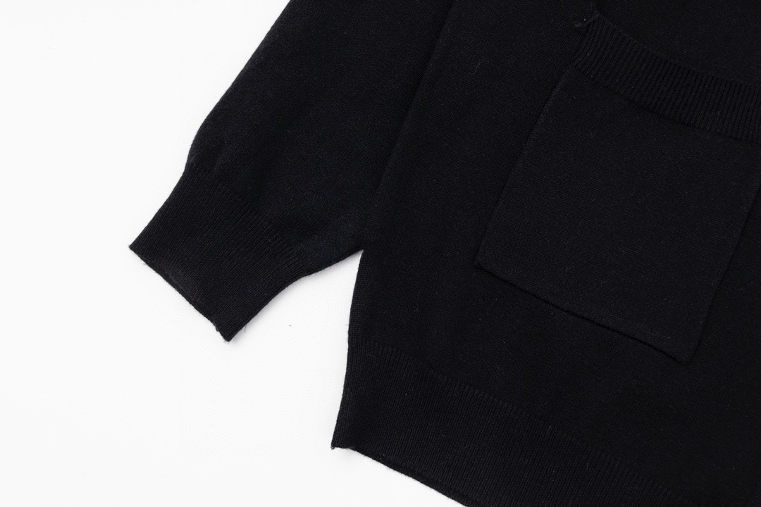 【YSL SAINT LAURENT   公式旗艦店】サンローラン   セーター好評に付き再入荷！ 241116