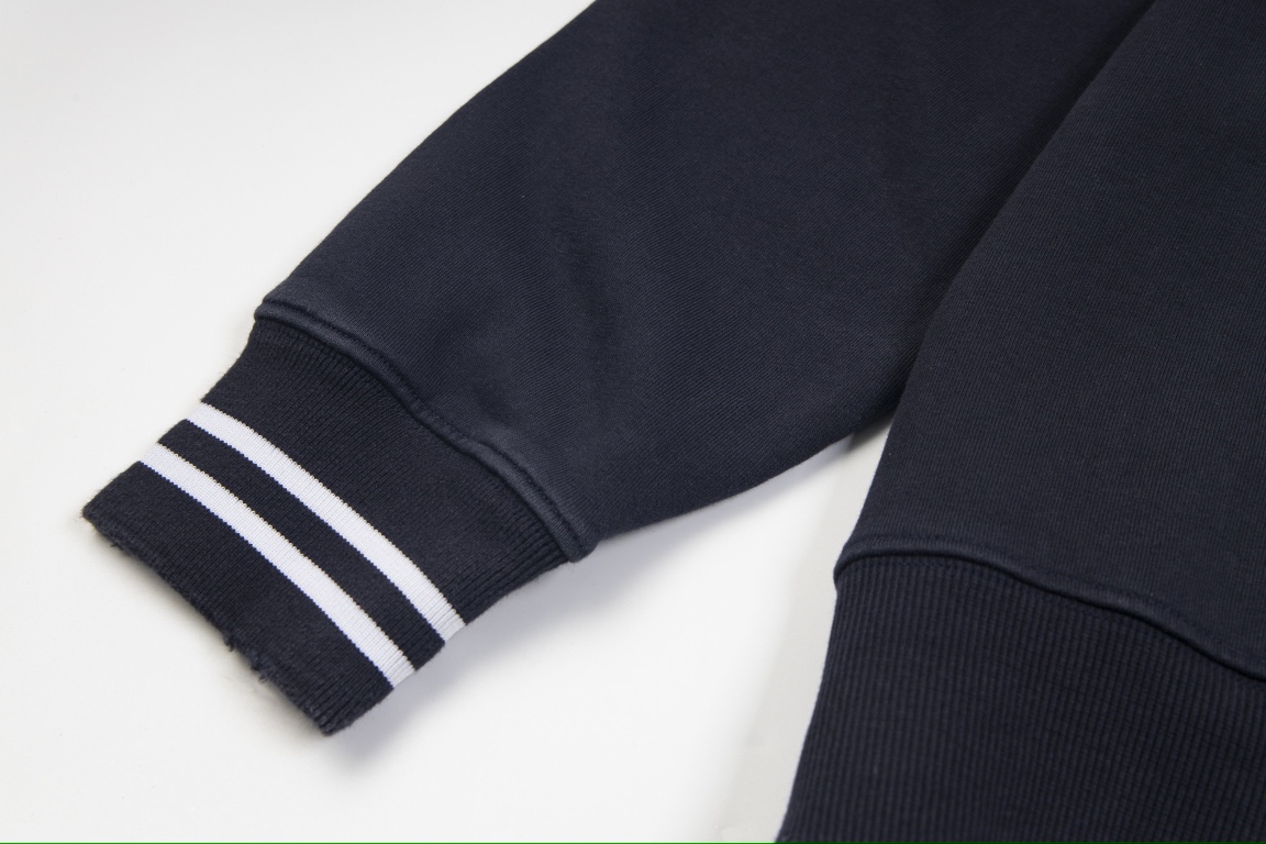 【PRADA 公式旗艦店】プラダ  丸首の衛衣 スウェットご好評に付き再入荷 240925