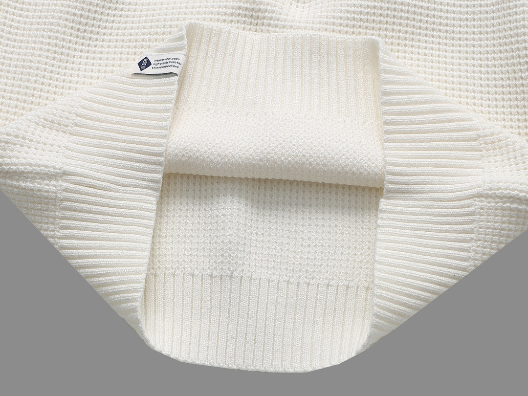 【CHROME HEARTS  公式旗艦店】クロムハーツ  セーター好評に付き再入荷！ 240928