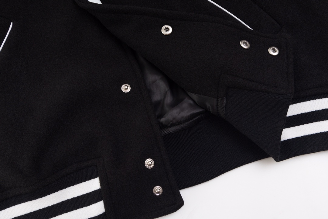 【CELINE】セリーヌ  ジャケット着ご好評に付き再入荷！240923