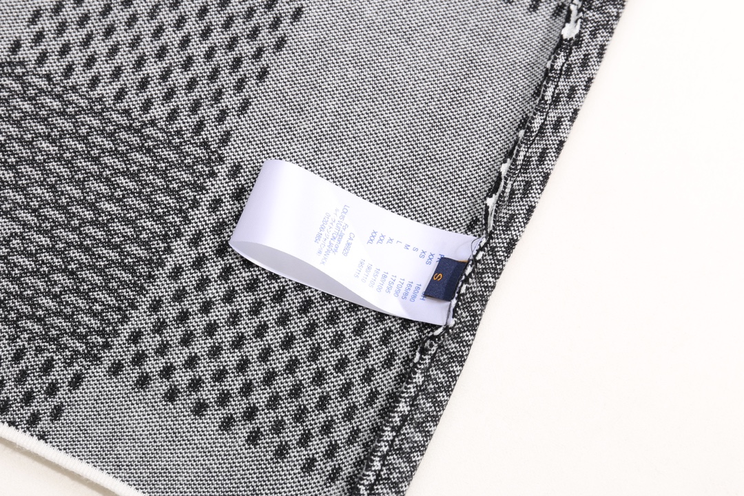 【LOUIS VUITTON 公式旗艦店】ルイヴィトン  セーター好評に付き再入荷！ 240927