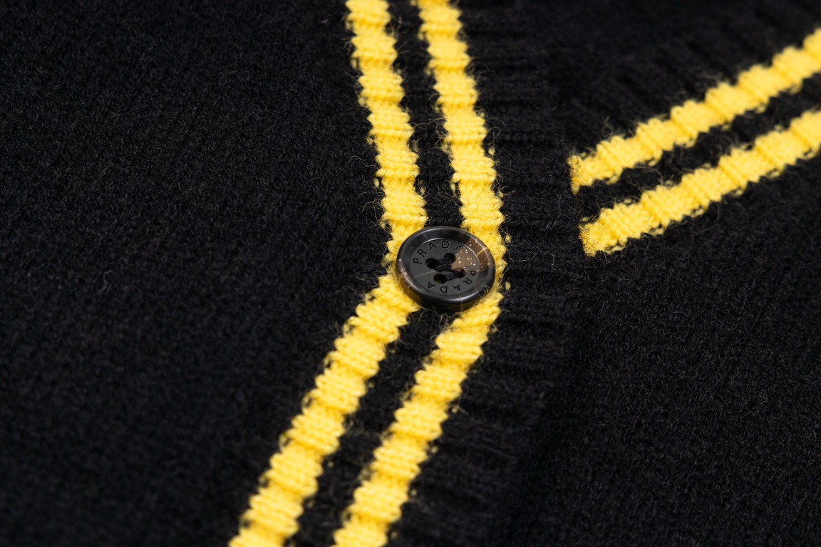 【PRADA 公式旗艦店】プラダ  セーター好評に付き再入荷！ 240930