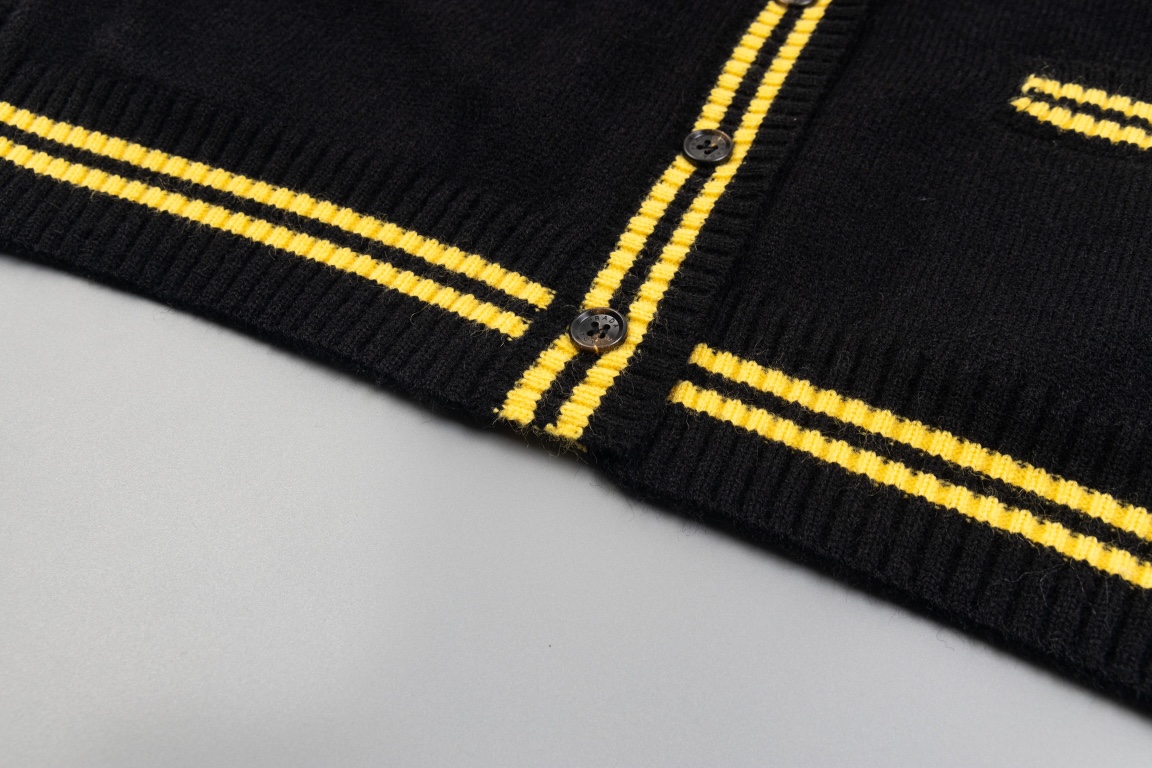 【PRADA 公式旗艦店】プラダ  セーター好評に付き再入荷！ 240930