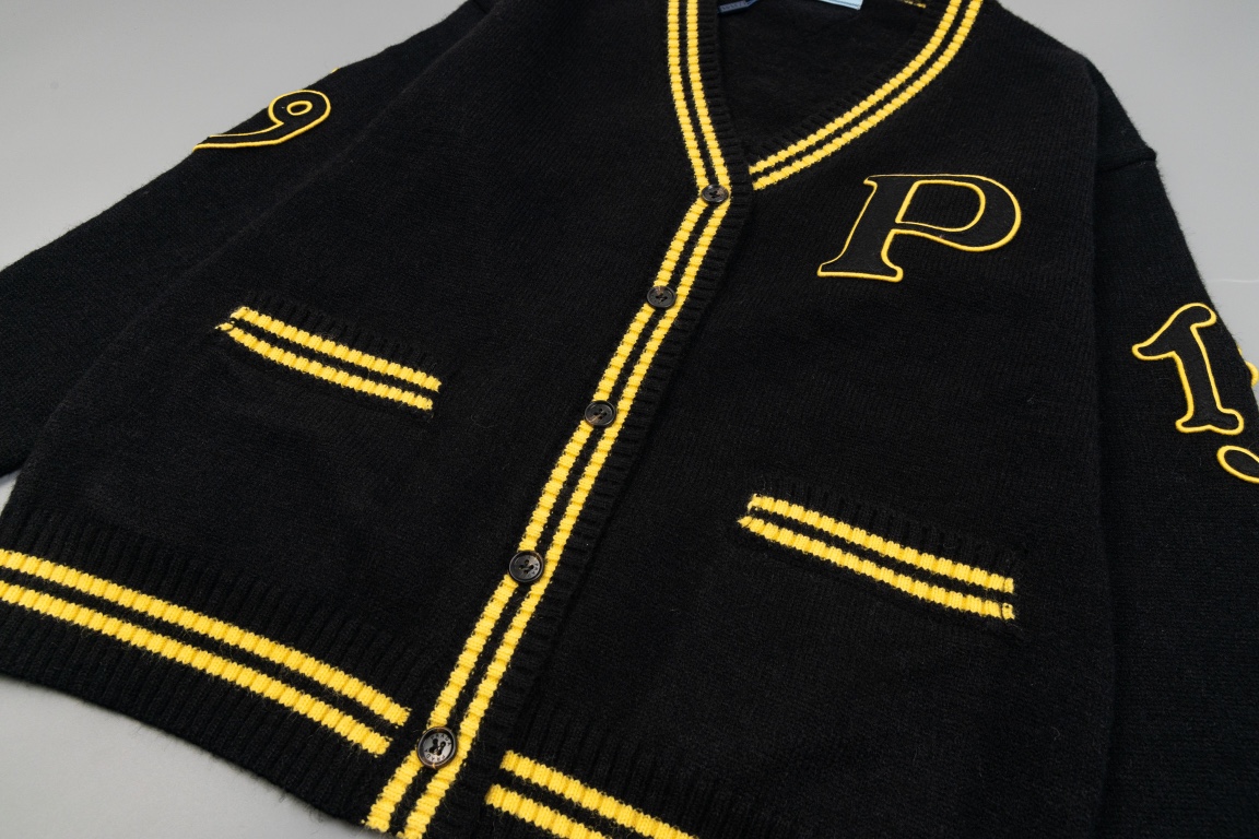 【PRADA 公式旗艦店】プラダ  セーター好評に付き再入荷！ 240930