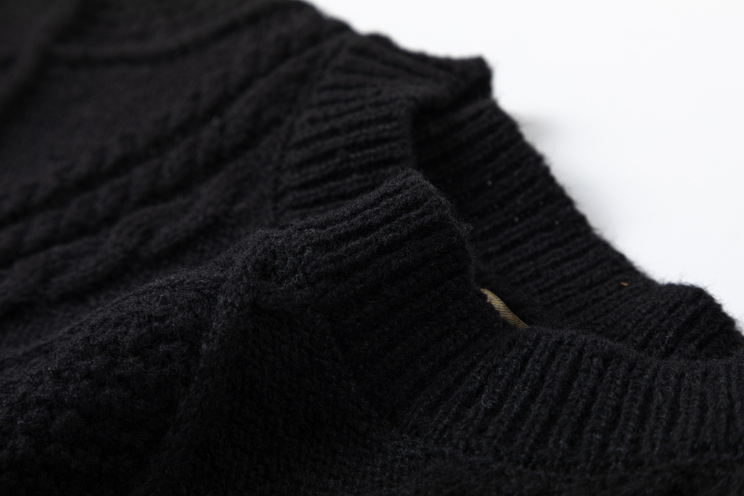 【BURBERRY  公式旗艦店】バーバリー  セーター好評に付き再入荷！ 241030