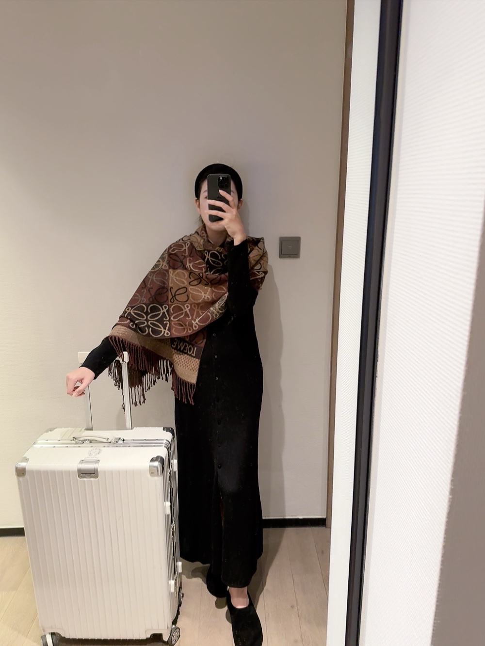 【LOEWE ロエベ】スカーフ 65*180CM   241109