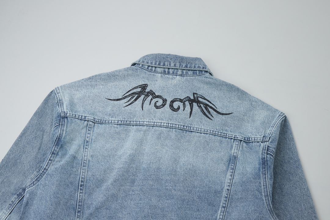 【BALENCIAGA  公式旗艦店】バレンシアガ  ジャケット着 ご好評に付き再入荷！241022