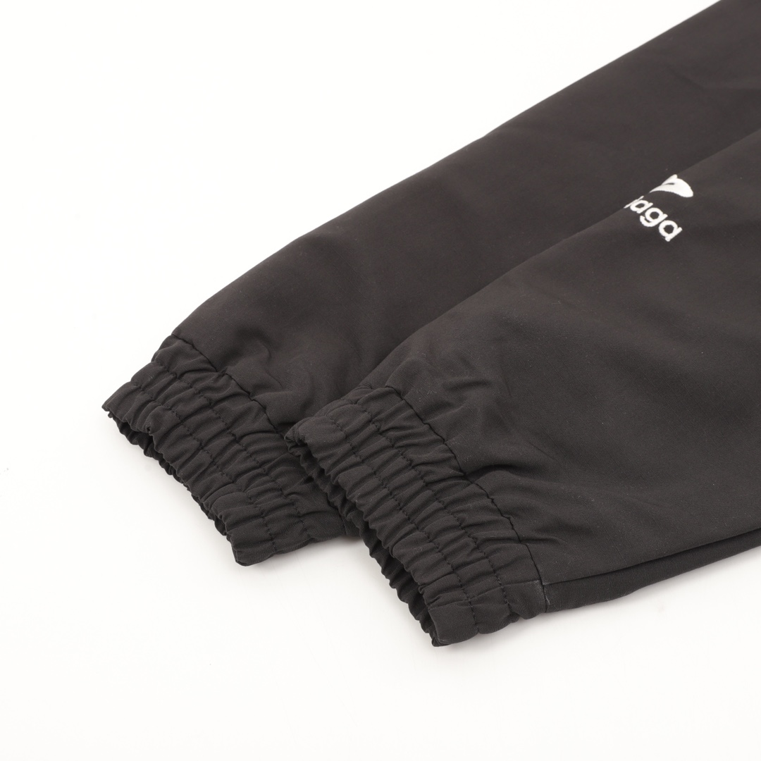 【BALENCIAGA  公式旗艦店】バレンシアガ   ジャケット着 好評に付き再入荷！241111