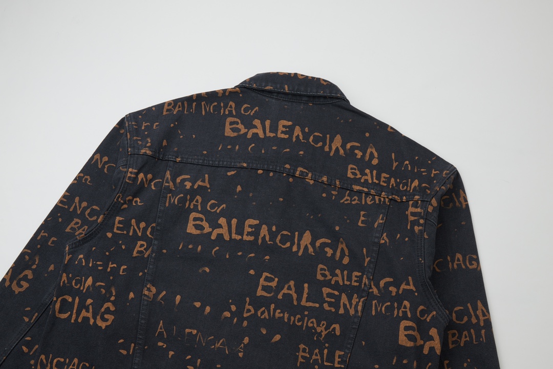 【BALENCIAGA  公式旗艦店】バレンシアガ  ジャケット着 ご好評に付き再入荷！241022