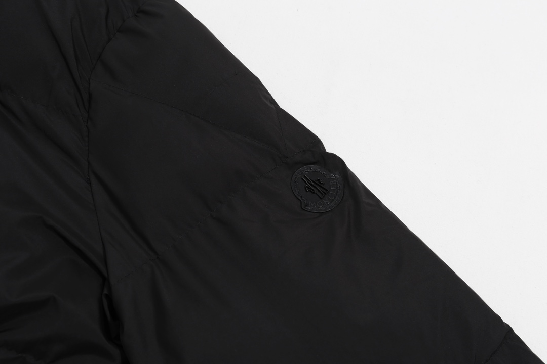 【MONCLER 公式旗艦店】モンクレール  ダウンジャケット好評に付き再入荷！ 241026