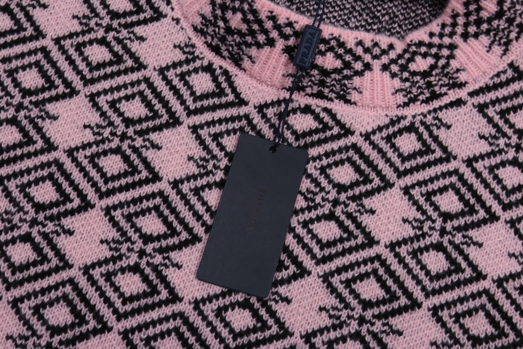 【PRADA   公式旗艦店】プラダ  セーター好評に付き再入荷！ 241031