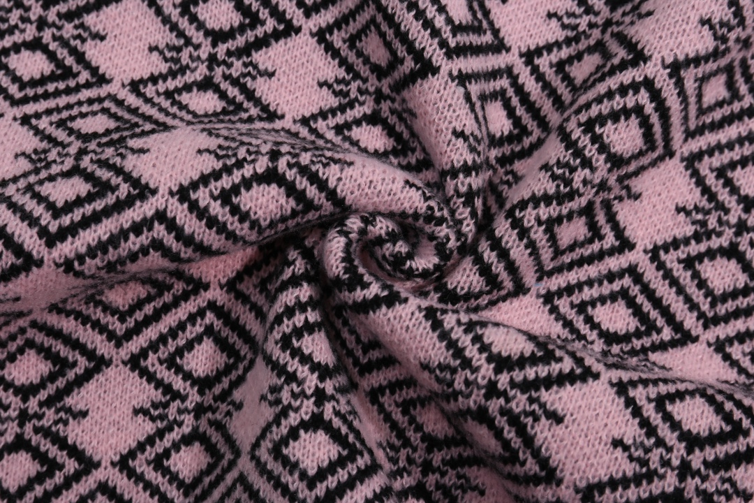 【PRADA   公式旗艦店】プラダ  セーター好評に付き再入荷！ 241031